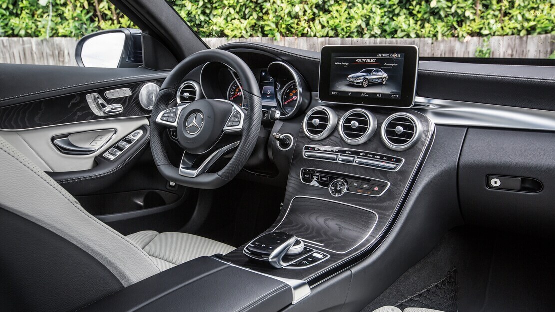 2015-mercedes-benz-c300-sport-interior.jpg